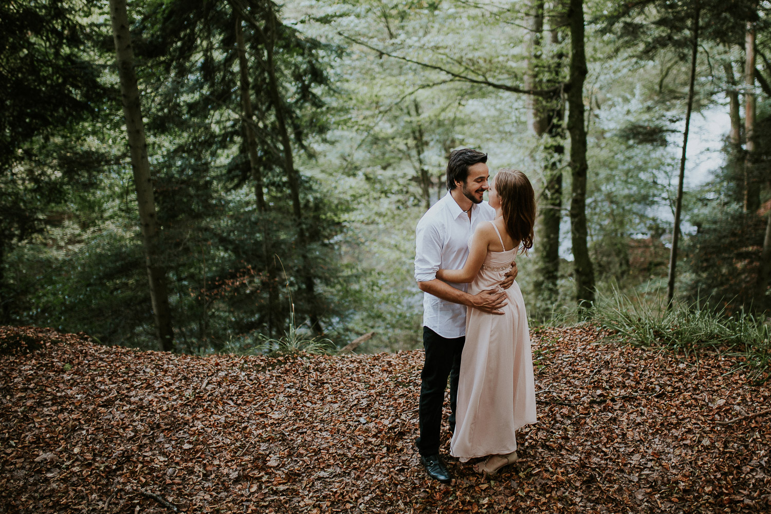 evelyn-denis_engagement-photo-shoot-in-pforzheim_1